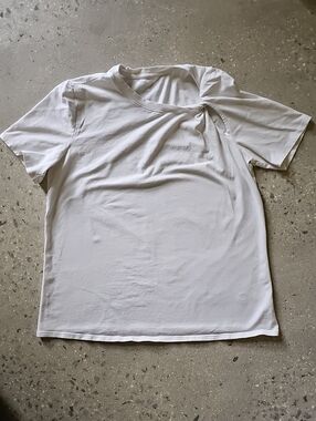 Women's Lululemon White Short-Sleeve Tie Neck T-Shirt